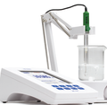 pHmetro da banco professionale per laboratori, ideale per tarature accreditate.