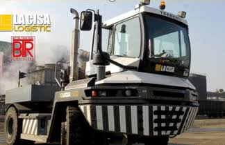 Simulatore per Cantieri su Piattaforma Mobile – Addestramento Professionale per Macchine da Costruzione